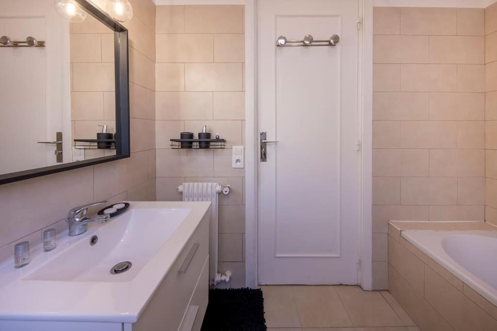 06B - Beautiful 2 Rooms With Terrace Sea View Roquebrune-Cap-Martin Exterior photo